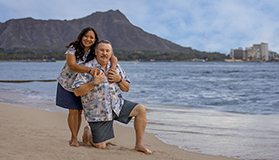 Mini Photo Session - Waikiki Beach Couple photography - Diamond Head in the background