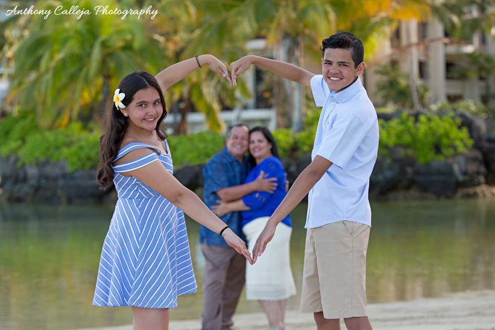 Oahu Family Photography - Hilton Hawaiian Hotel, Waikiki Beach Lagoon, Hawaii 