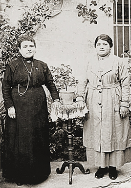 Portrait of my maternal great-great-aunt, Rozaria Mercieca, pictured with her niece and my great-aunt, Lucy Mercieca.